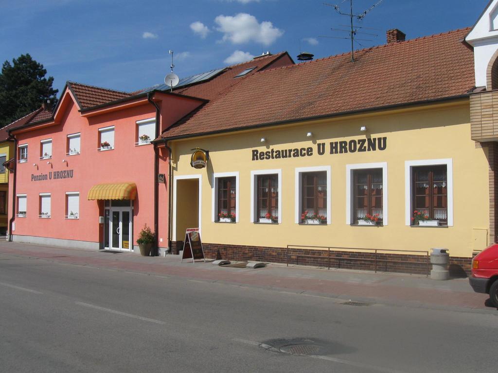 Penzion A Restaurace U Hroznu Velké Bílovice Zewnętrze zdjęcie