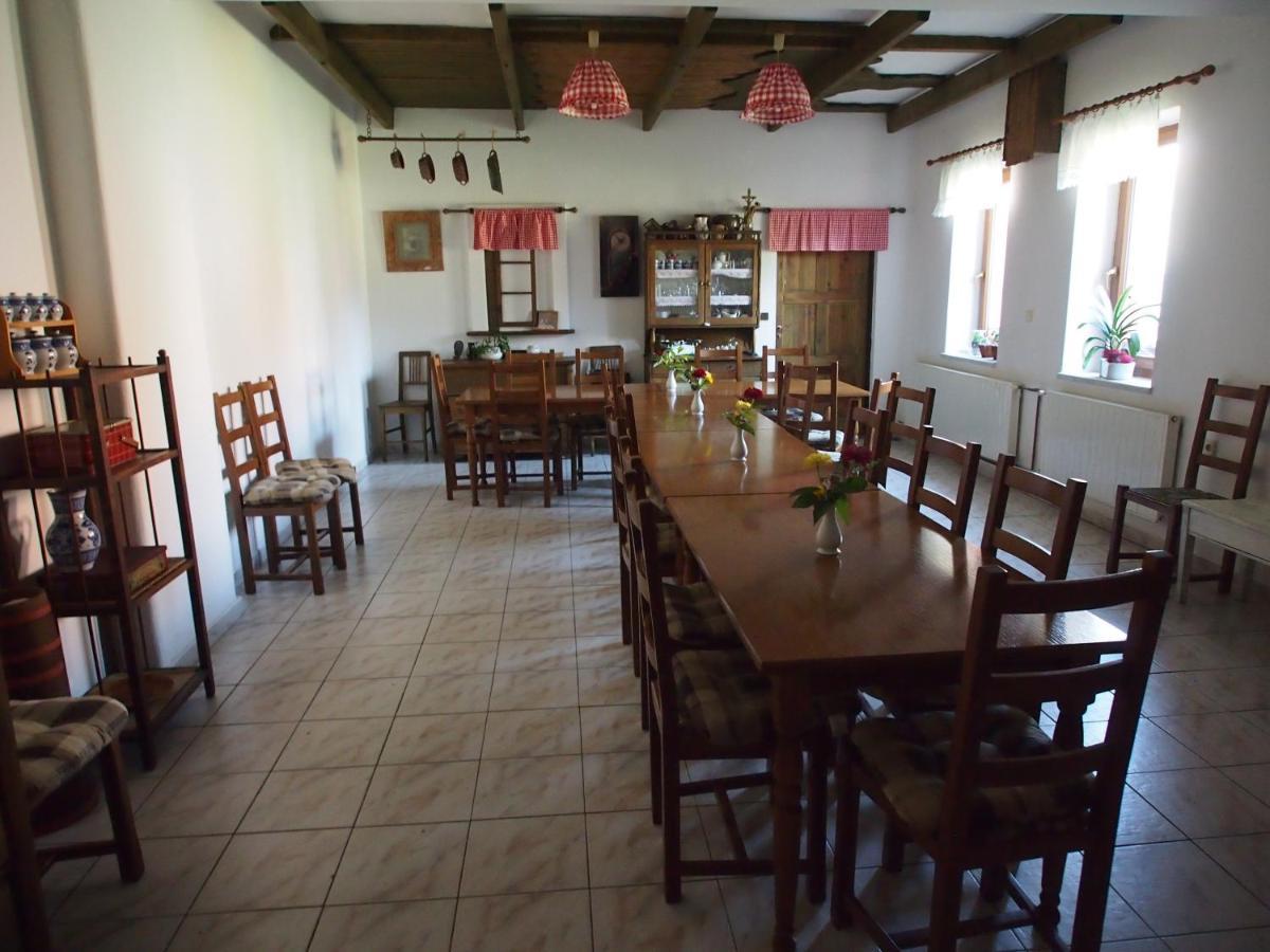 Penzion A Restaurace U Hroznu Velké Bílovice Zewnętrze zdjęcie