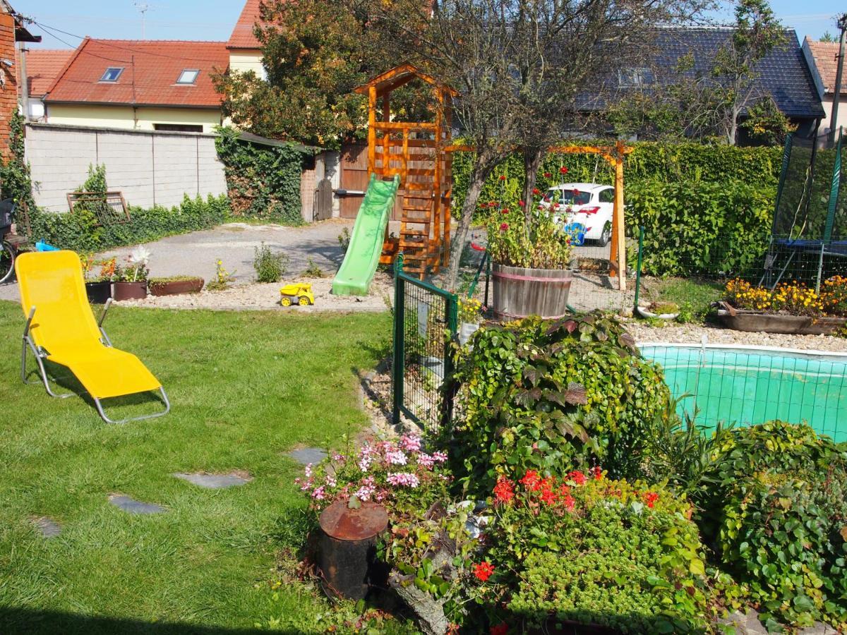Penzion A Restaurace U Hroznu Velké Bílovice Zewnętrze zdjęcie