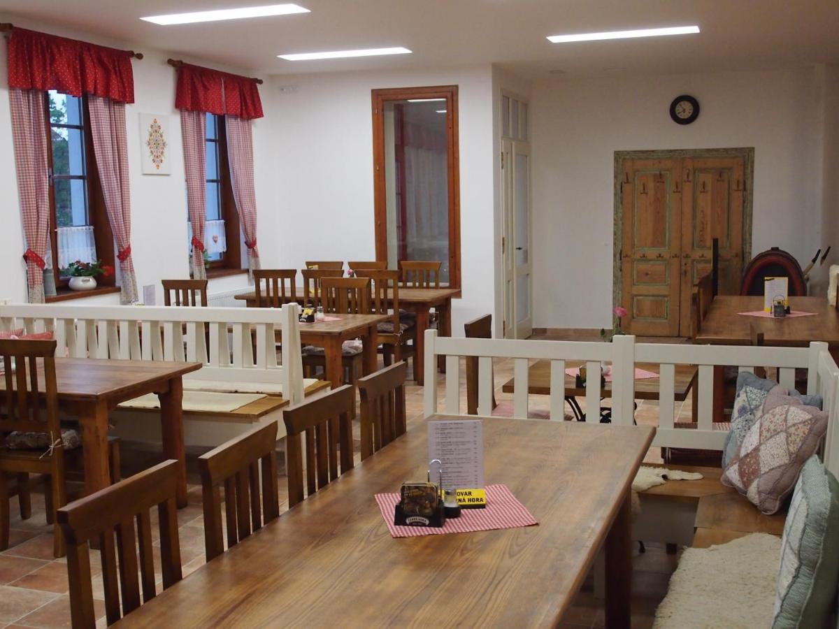 Penzion A Restaurace U Hroznu Velké Bílovice Zewnętrze zdjęcie